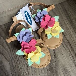 NWT little girls fun flowery sandal